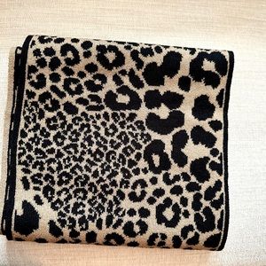 Michael Kors Infinity Scarf Beige & Black